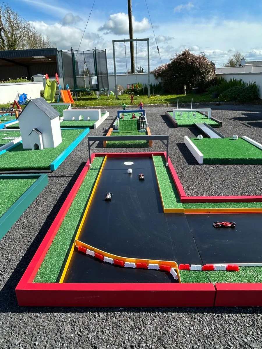 Business- Crazy Golf - Image 4
