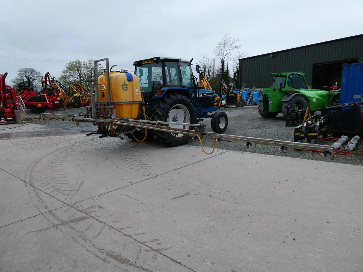 Jarmet 1000lt 12m hydraulic folding Sprayer - Image 4