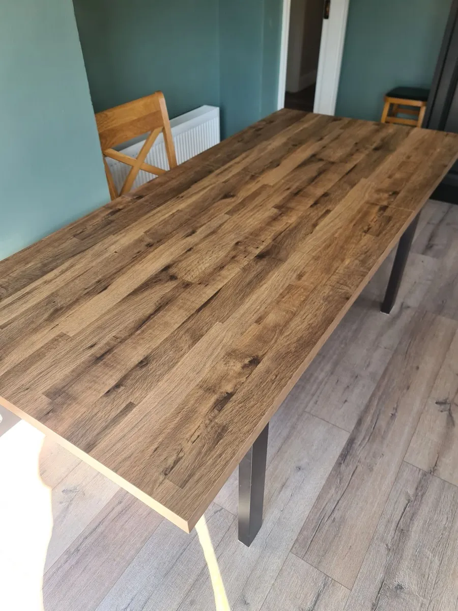 Dining table - Image 1