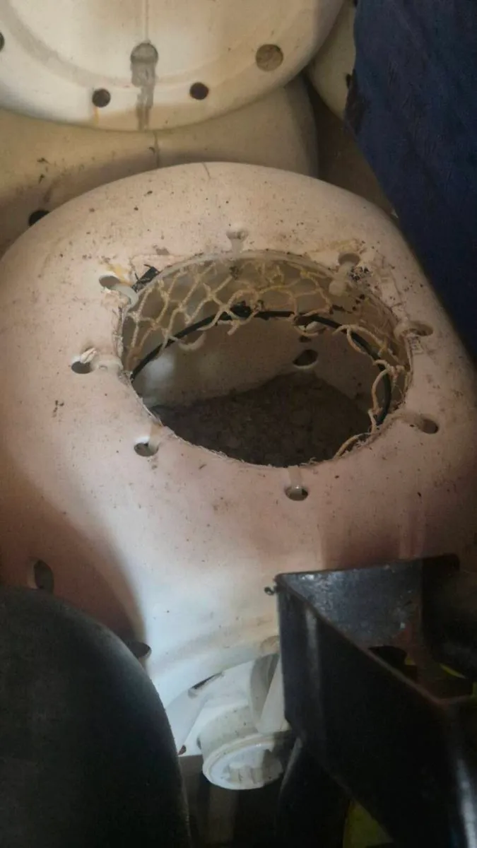 Anchors and whelk pots - Image 2