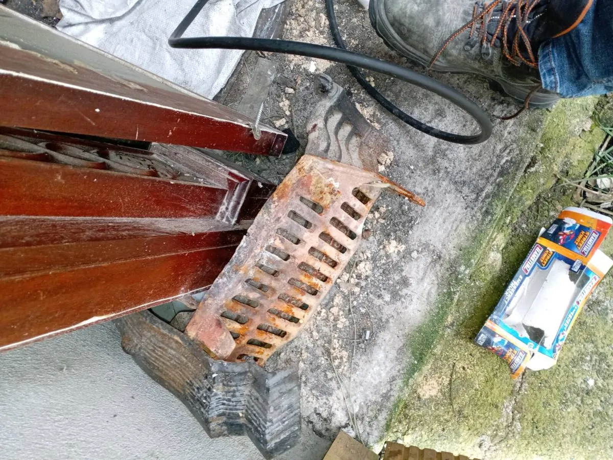 Old fire place - Image 2