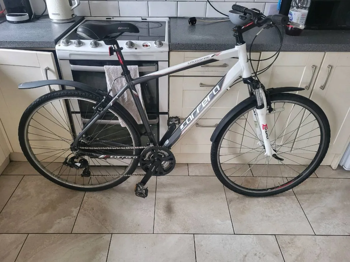 Mens carrera bike - Image 1