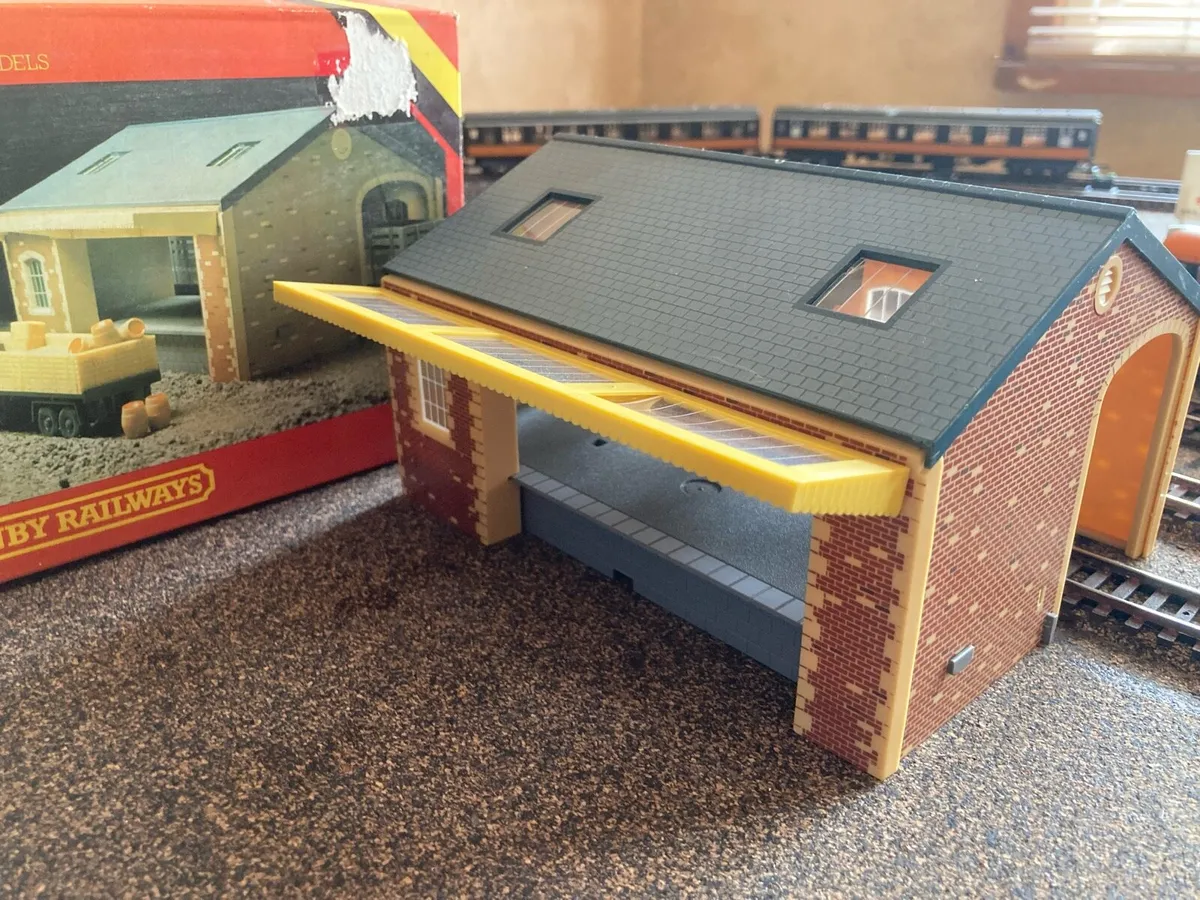 Hornby Goods Shed - Image 3