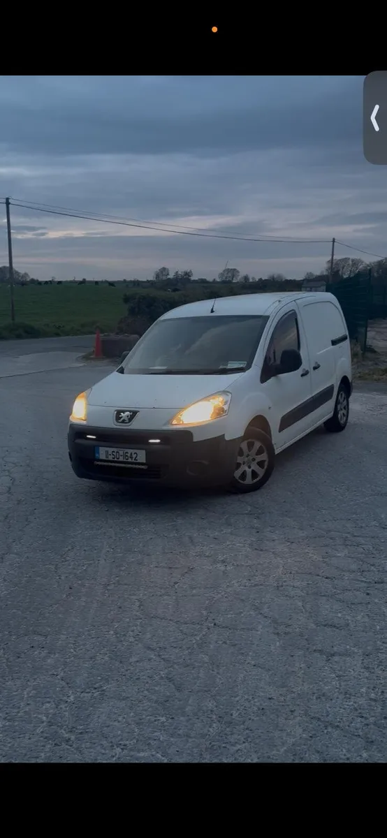 Peugeot partner with doe till 9/26 - Image 1