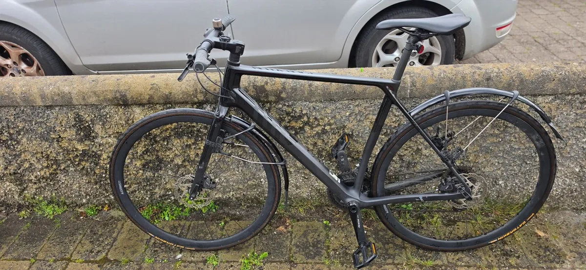 Canyon Roadlite CF 7.0 - Carbon Fiber Hybrid - Image 2