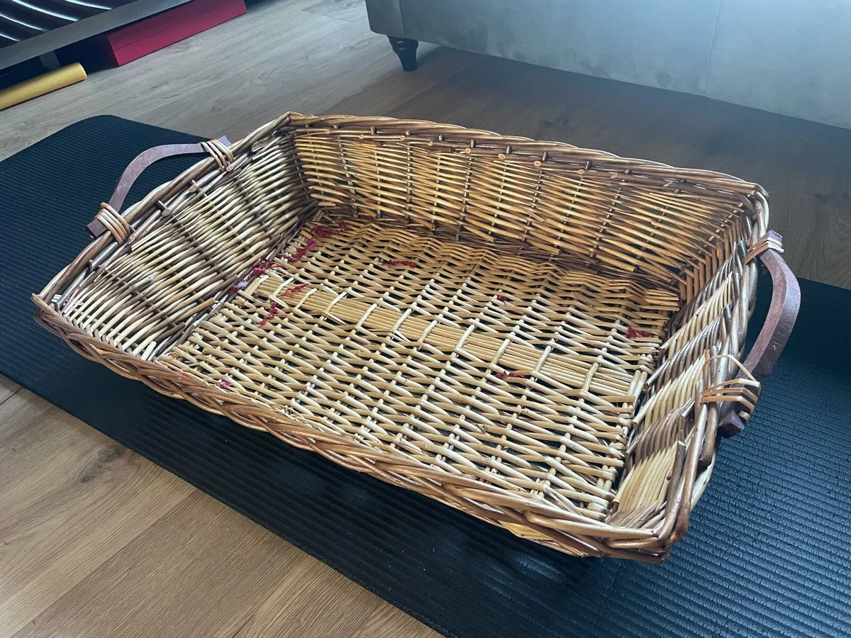 Wicker basket - Image 1