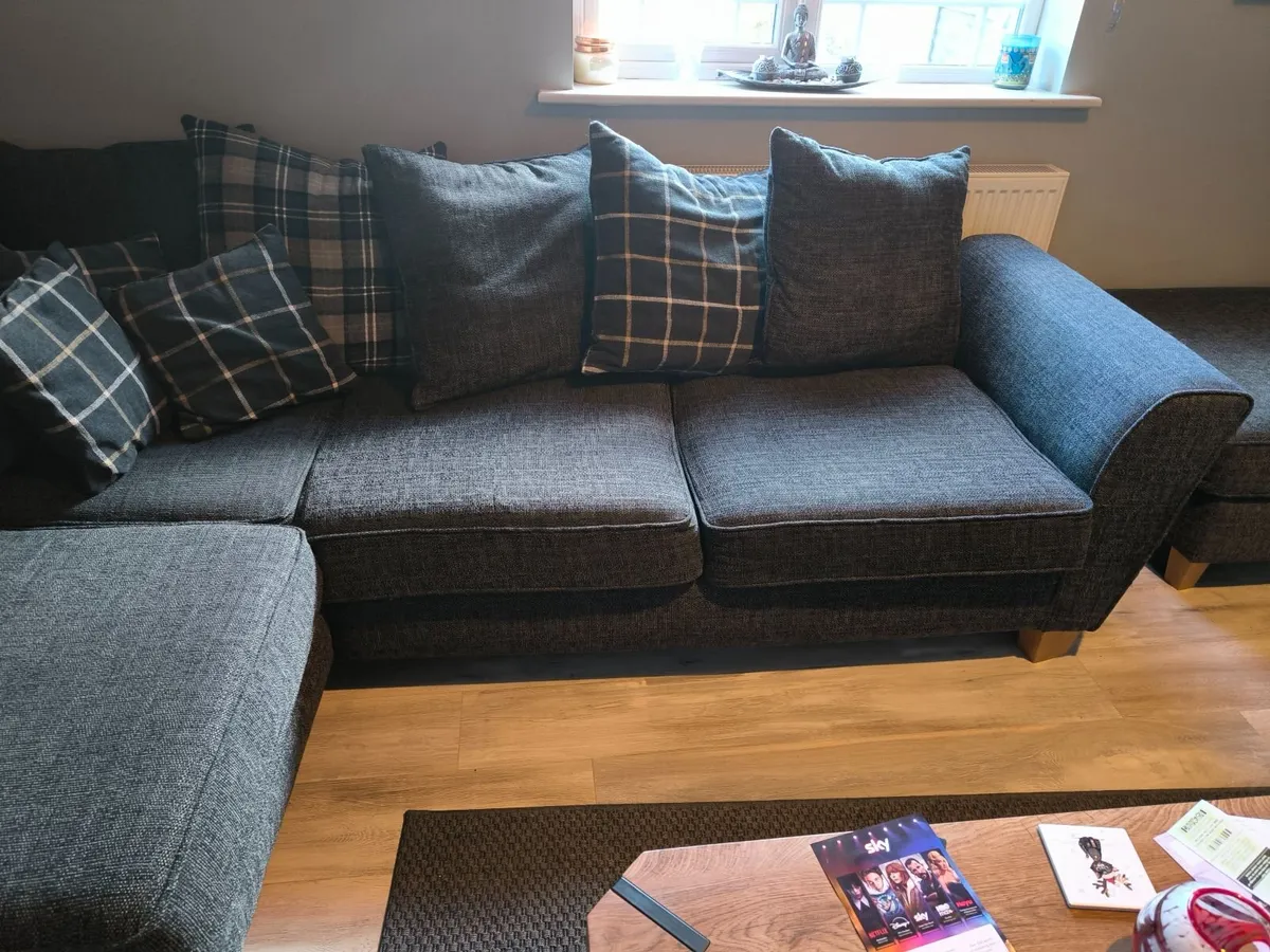 Corner sofa and pouffe - Image 2