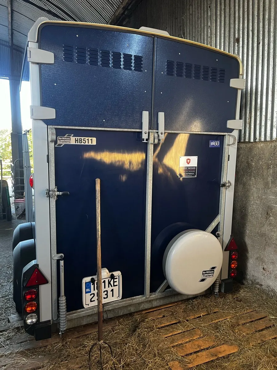 HB511 horsebox - Image 3