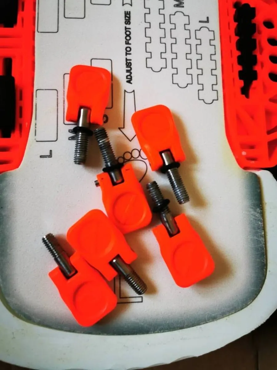 Nobile IFS Pro size S/M kitesurfing twintip pads - Image 2