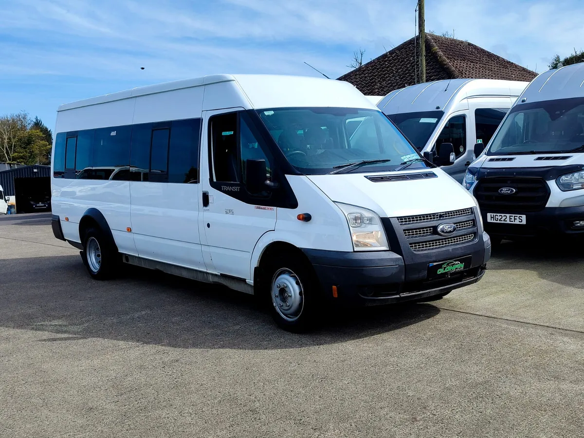 FORD TRANSIT 17 SEATER WITH LIFT - Image 4