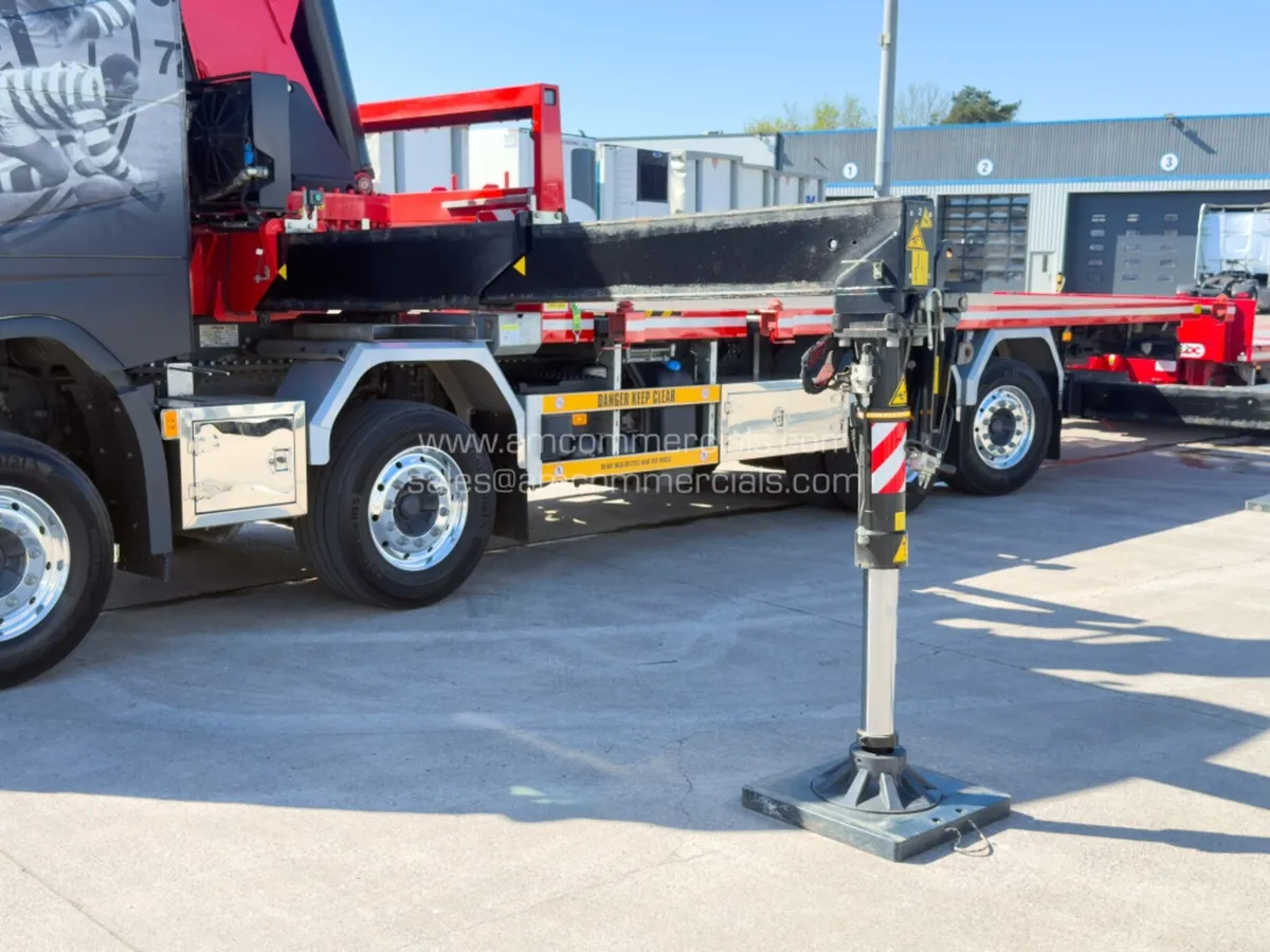 2026 VOLVO FH 540 CRANE MOUNTED FLATBED W/ DRAWBAR - Image 4