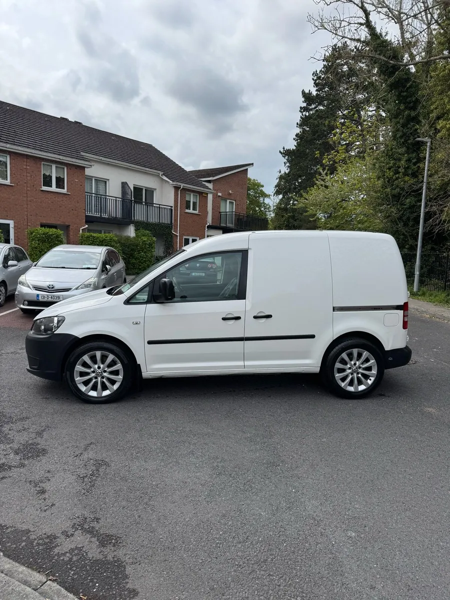 2011 VW Caddy 2.0 | Apple CarPlay - Image 2