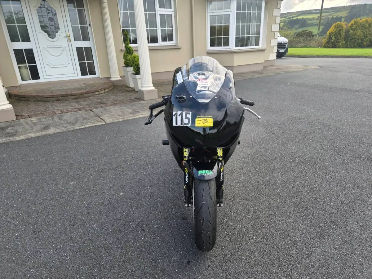 Honda fireblade - Image 1