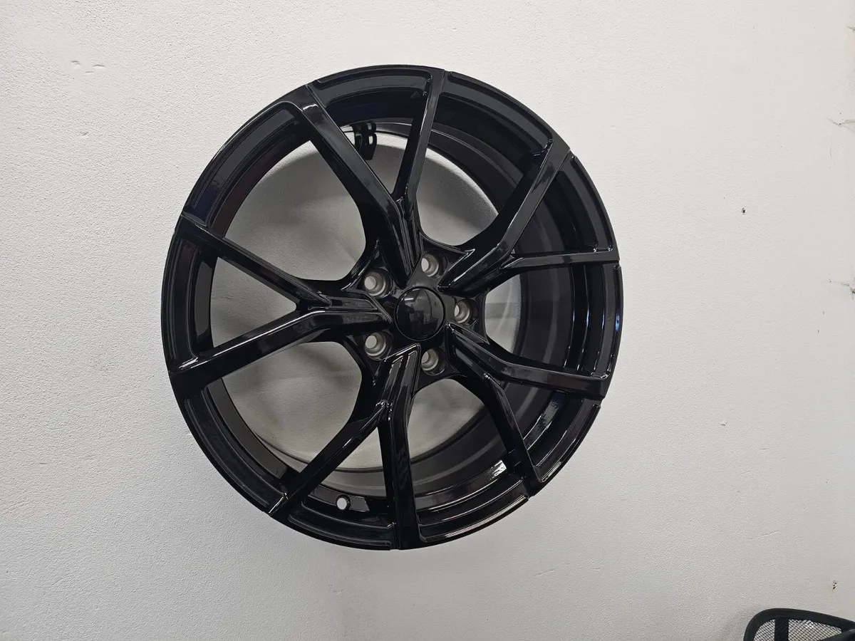 18" 19" 20" Volkswagen Estoril Style - Image 2