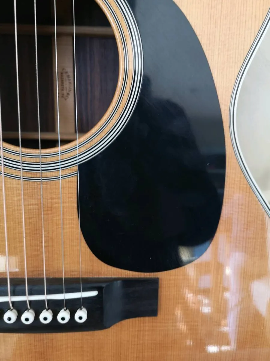 Martin 00028 - Image 2