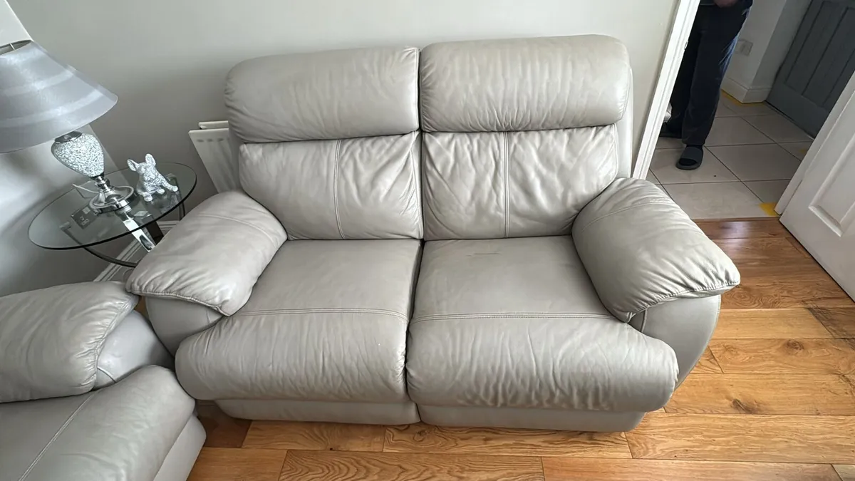 Leather sofa recliner - Image 2