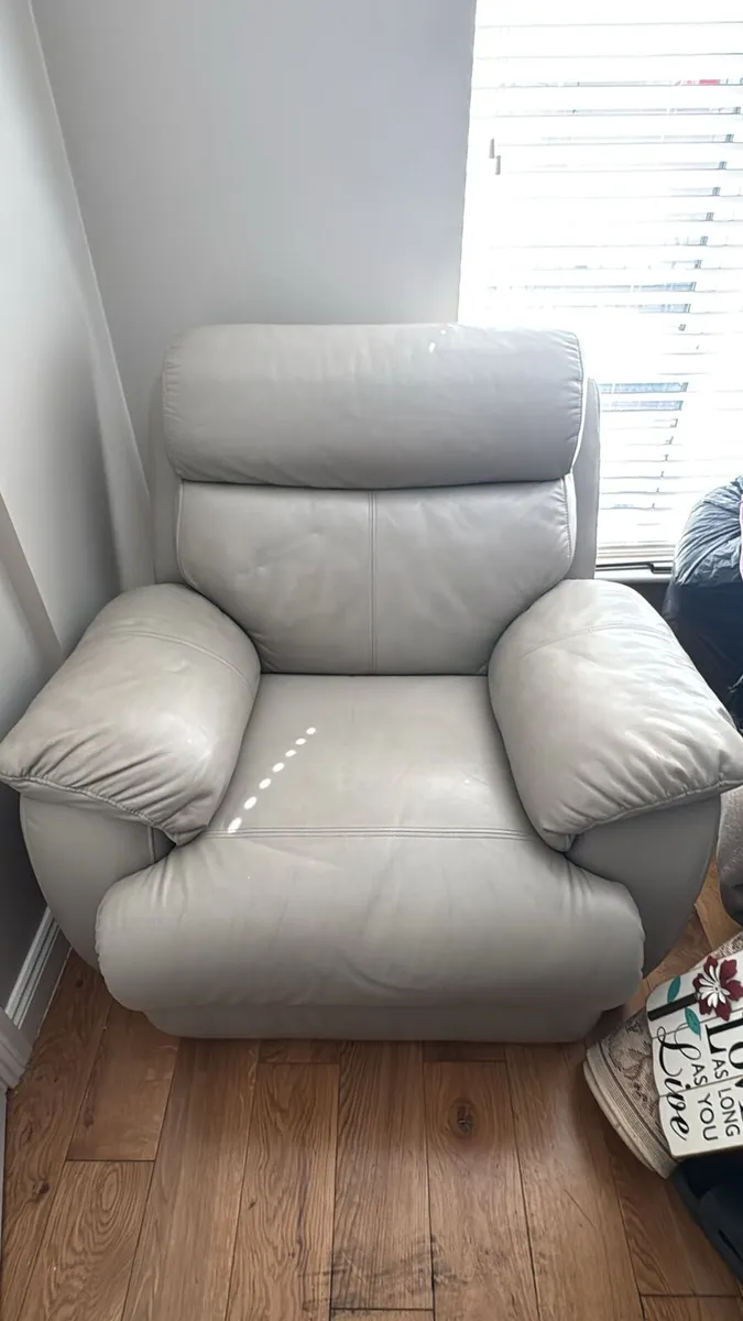 Leather sofa recliner - Image 3