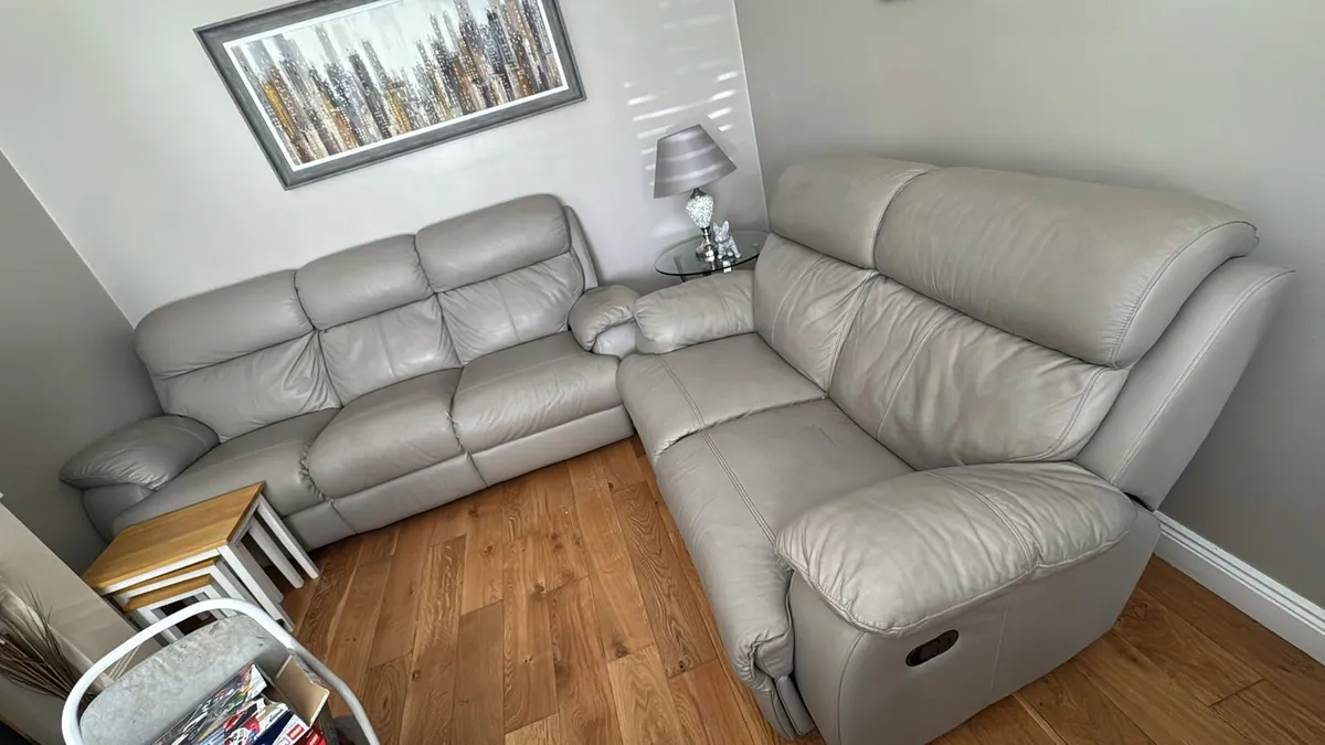 Leather sofa recliner - Image 4