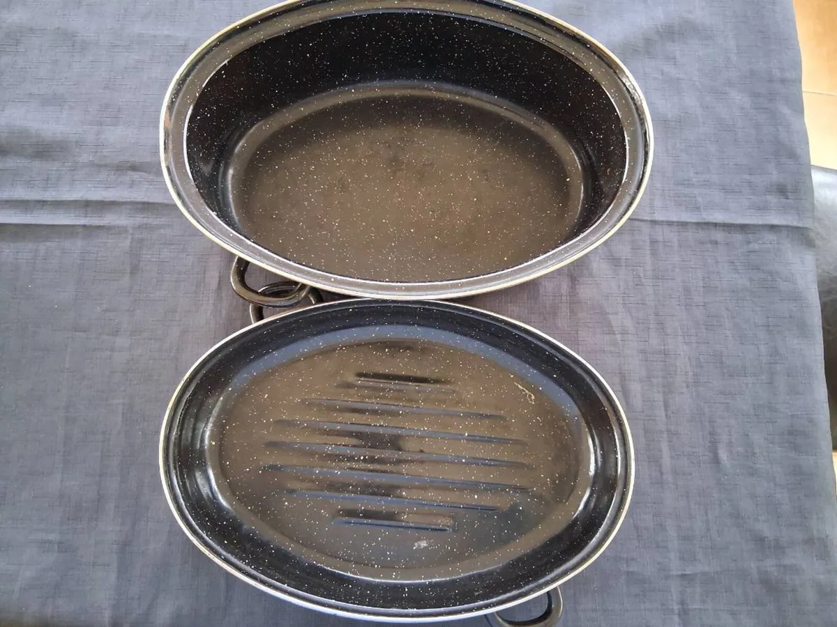 Large Enamel Oven Roaster - Image 3