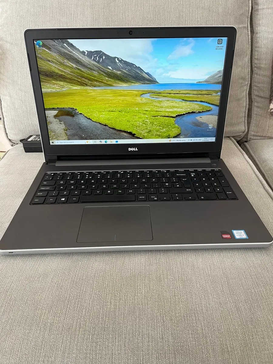 Laptop Inspiron 5559 - Image 1