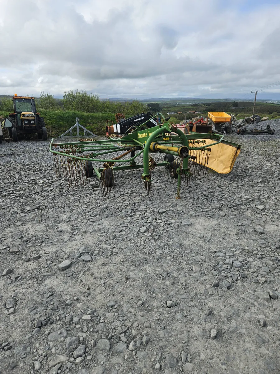 Krone single rotor rake - Image 2