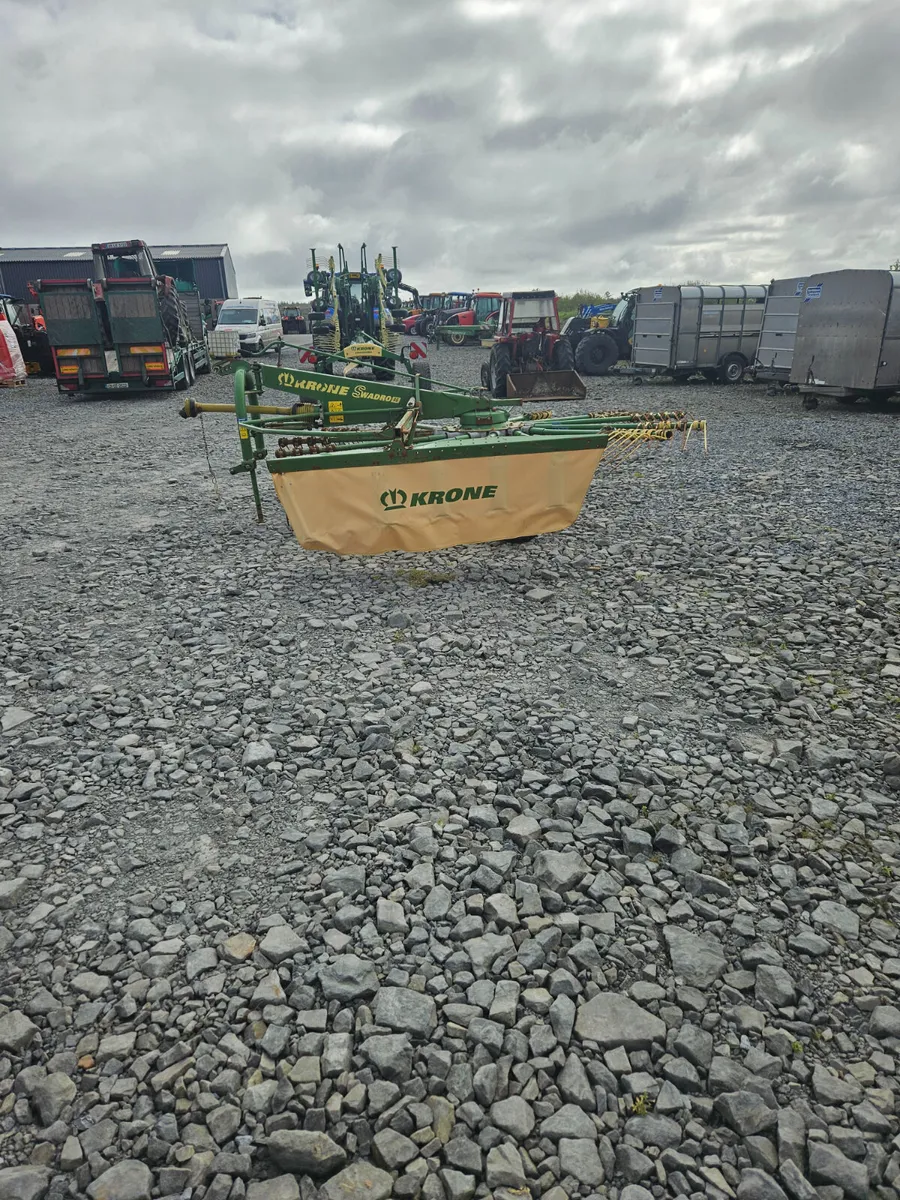 Krone single rotor rake - Image 4
