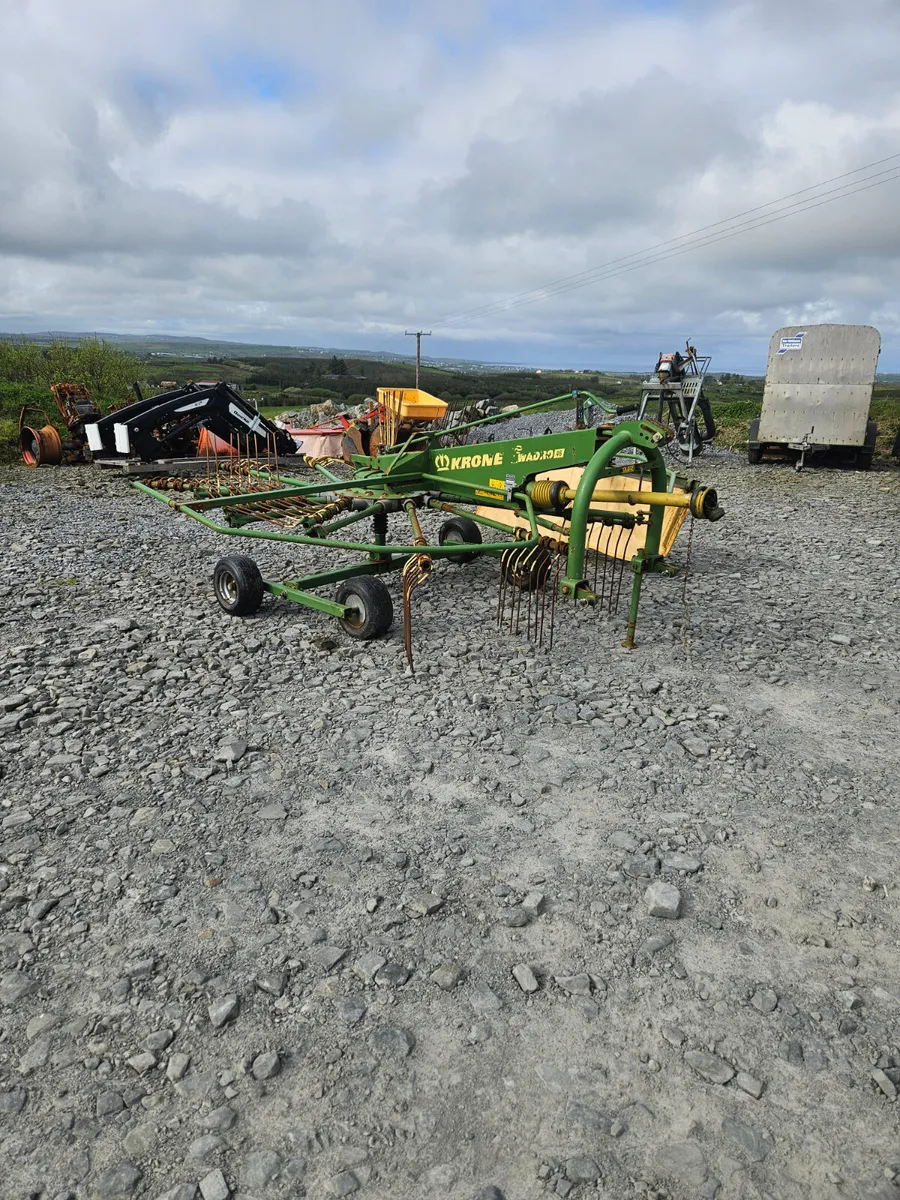 Krone single rotor rake - Image 1