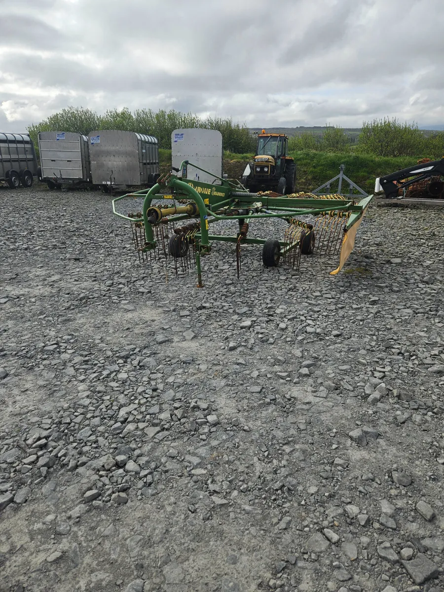 Krone single rotor rake - Image 3