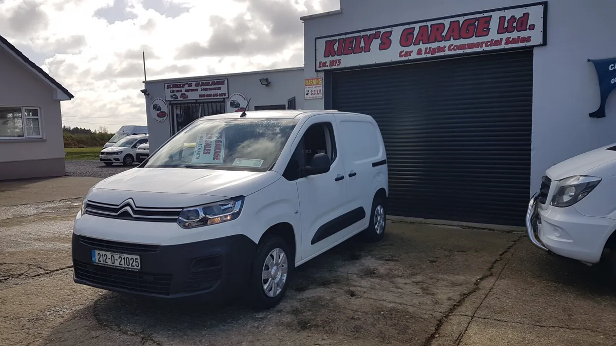 Citroen Berlingo 212D LOW KM VAT INVOICE MINT - Image 3