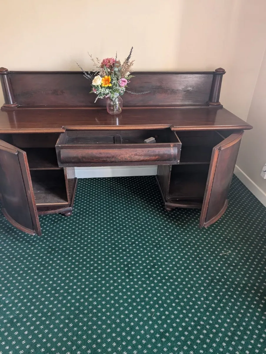 Mahogany Pedestal Table - Image 2