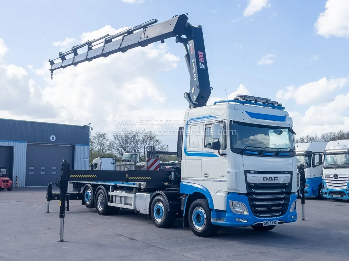 2023 DAF XF 530 SPACECAB CRANE MOUNTED FLATBED - Image 1