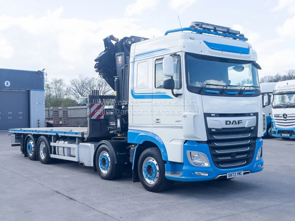 2023 DAF XF 530 SPACECAB CRANE MOUNTED FLATBED - Image 2