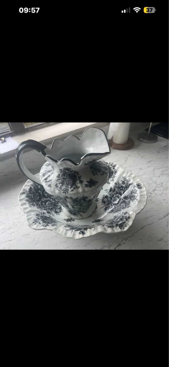 Vintage Jug and Basin - Image 1
