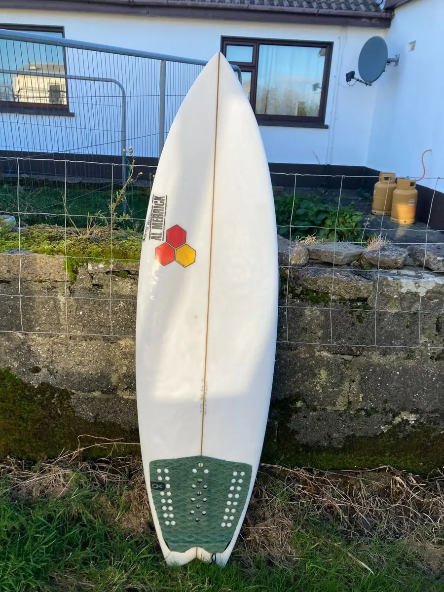 surfboard - Image 1