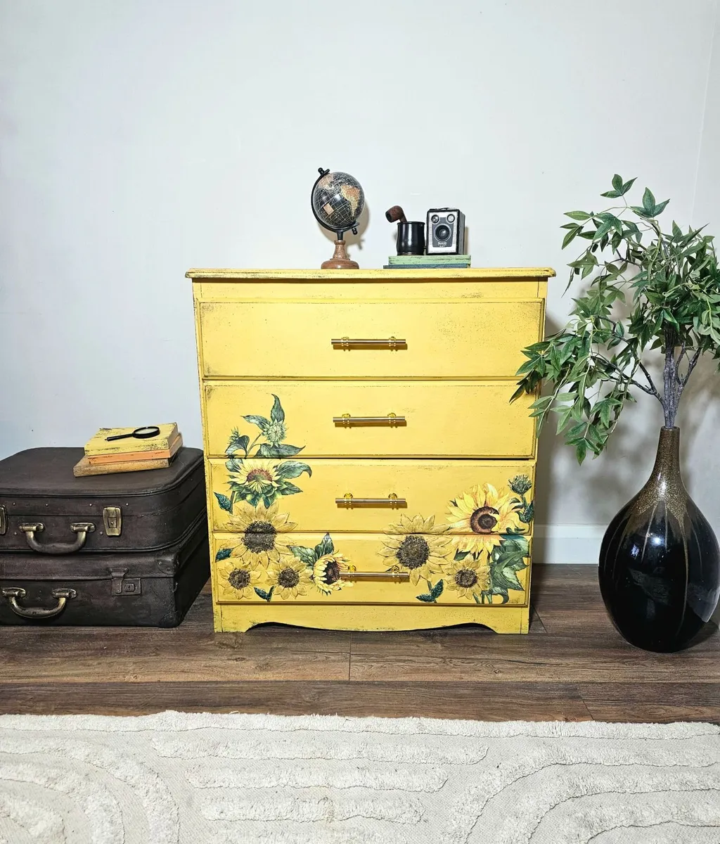Chest of drawers - Image 2
