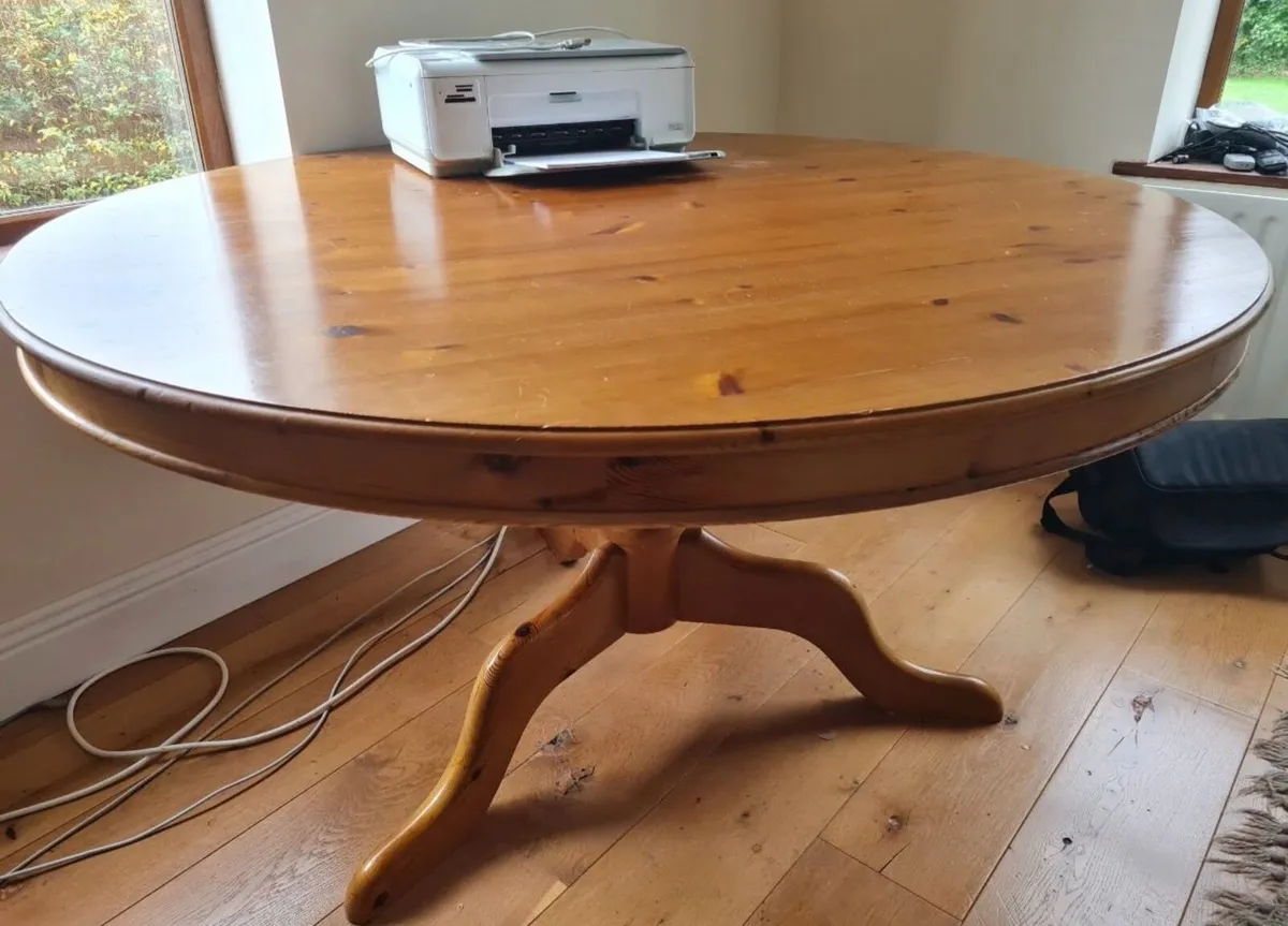 54" Round Dining table - Heavy Pine plus 4 Chairs - Image 1