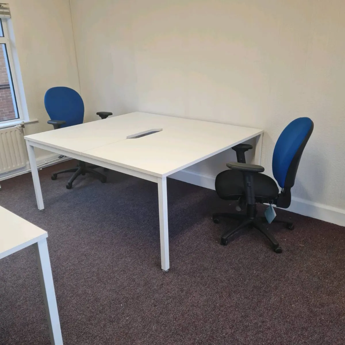 White office desks - Image 2