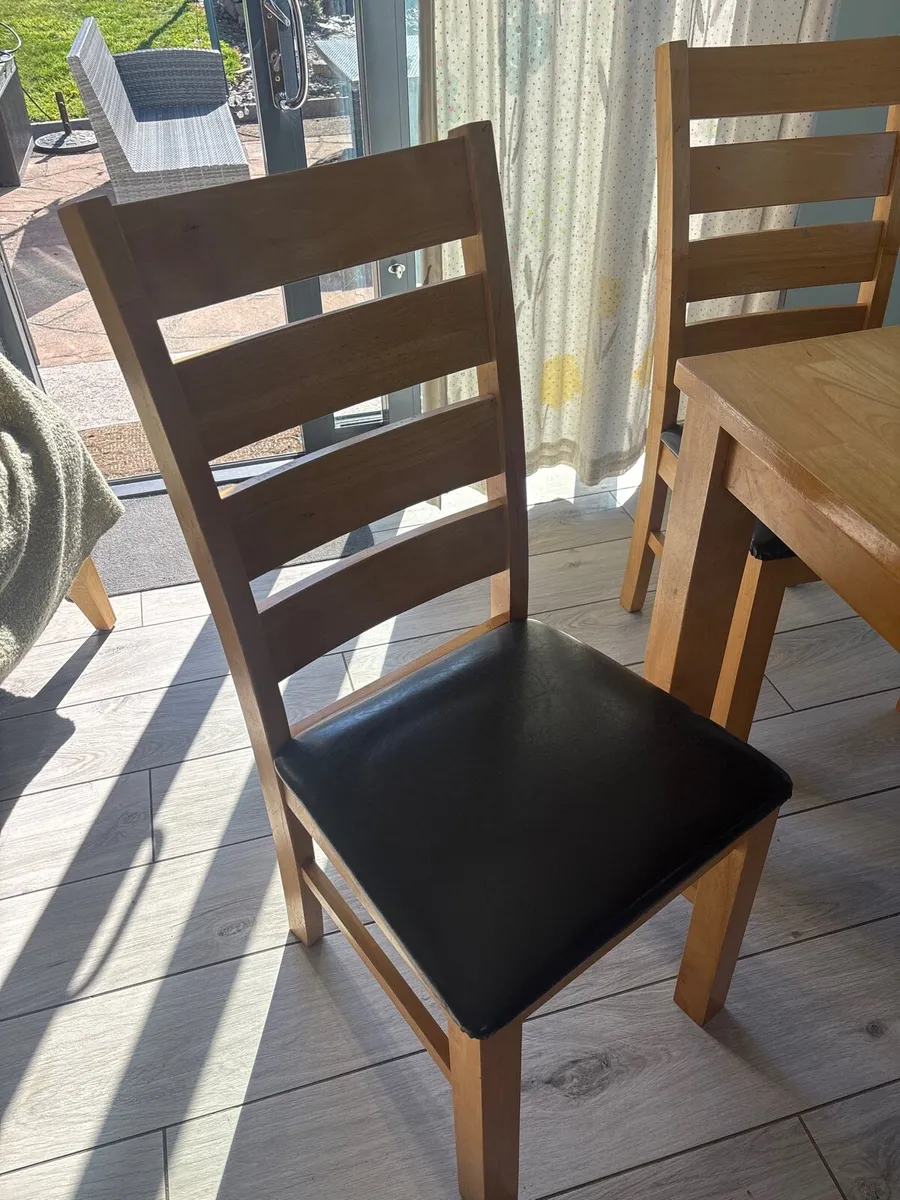 Kitchen table and 6 chairs - Image 4
