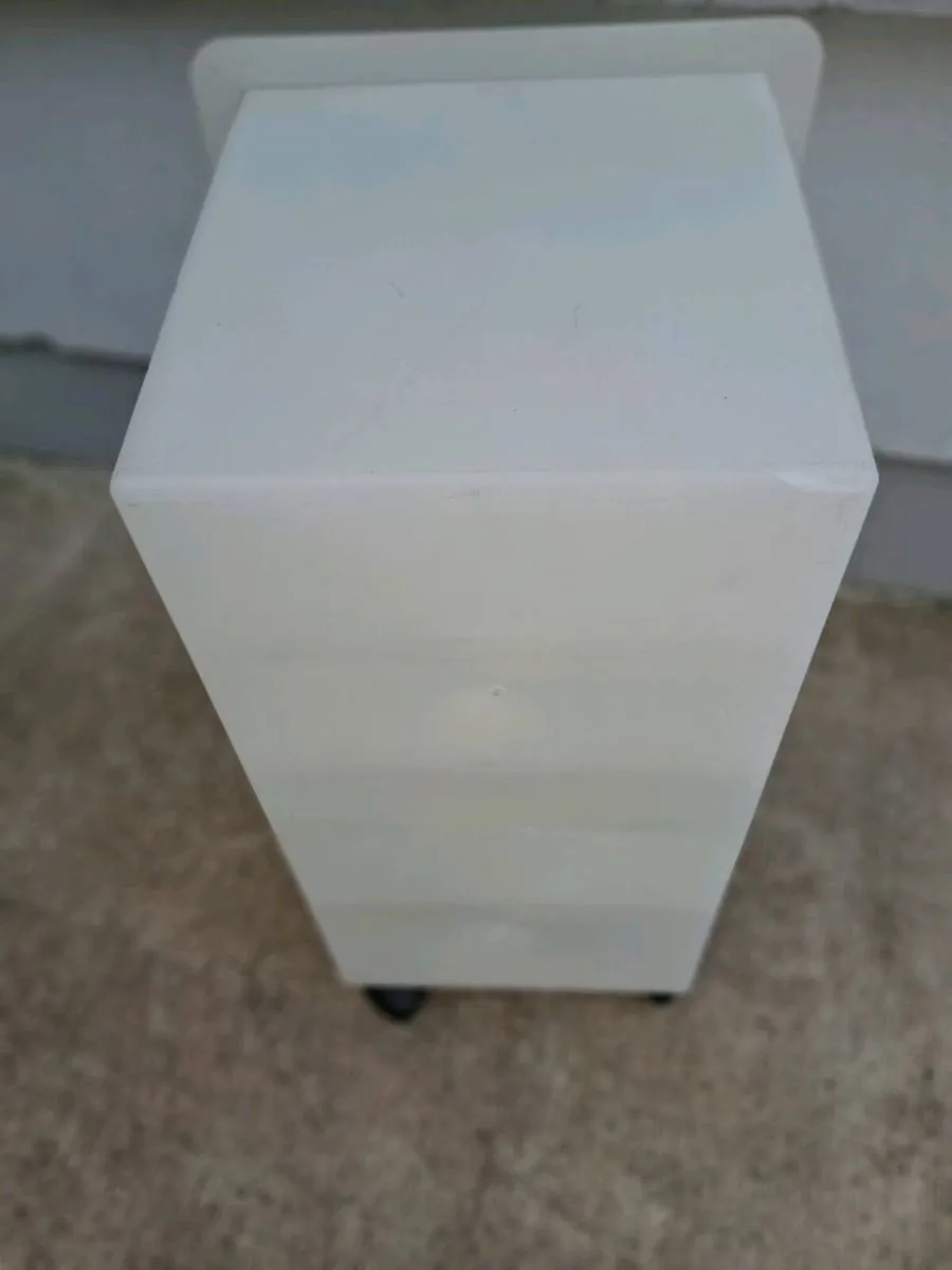 Storage Unit On Wheels - Image 3