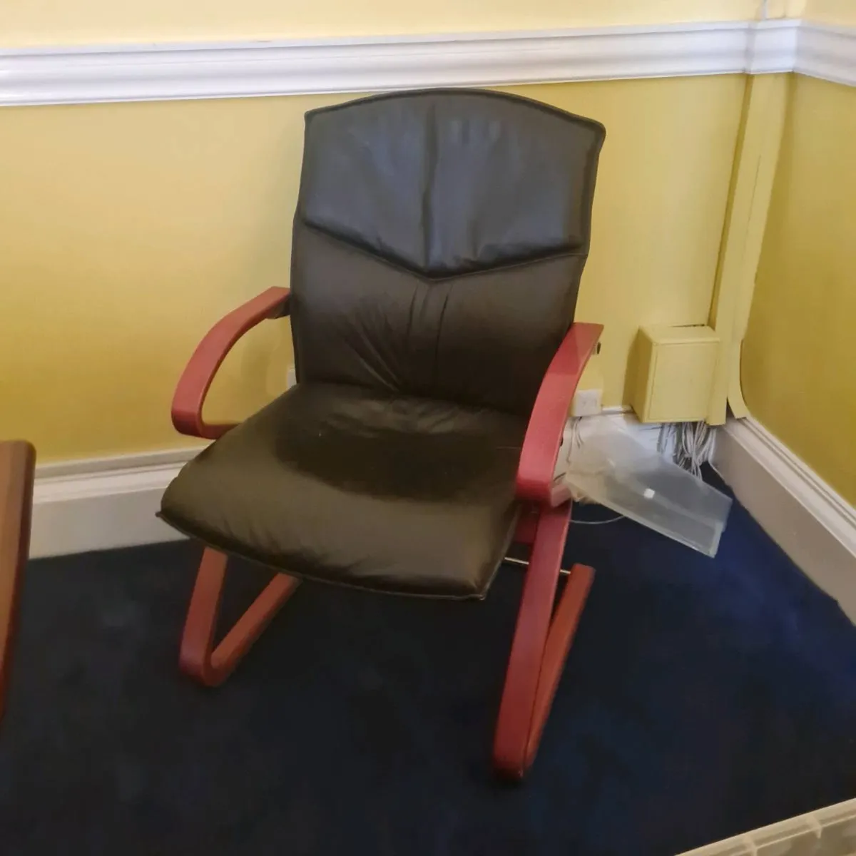 Executive board room table with - Image 2