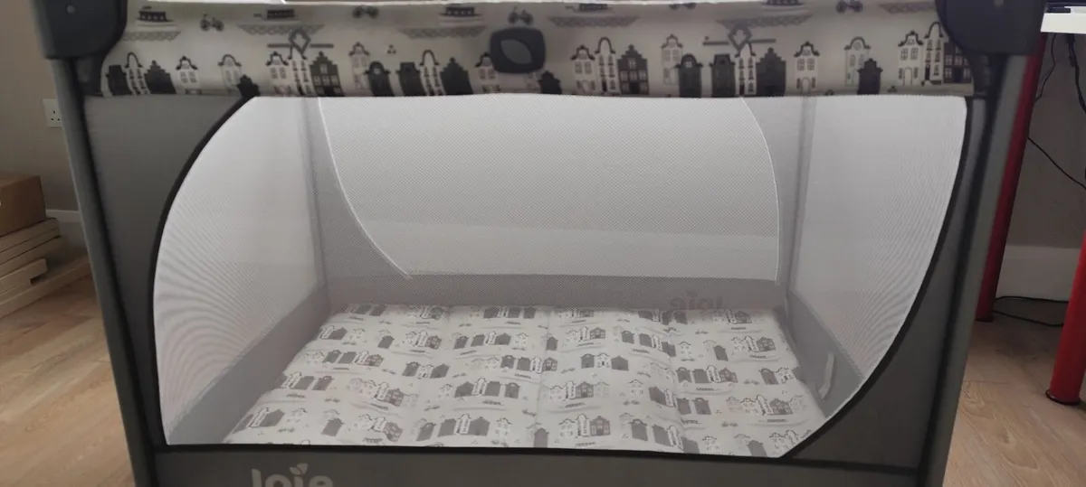 Travel Cot - Image 2