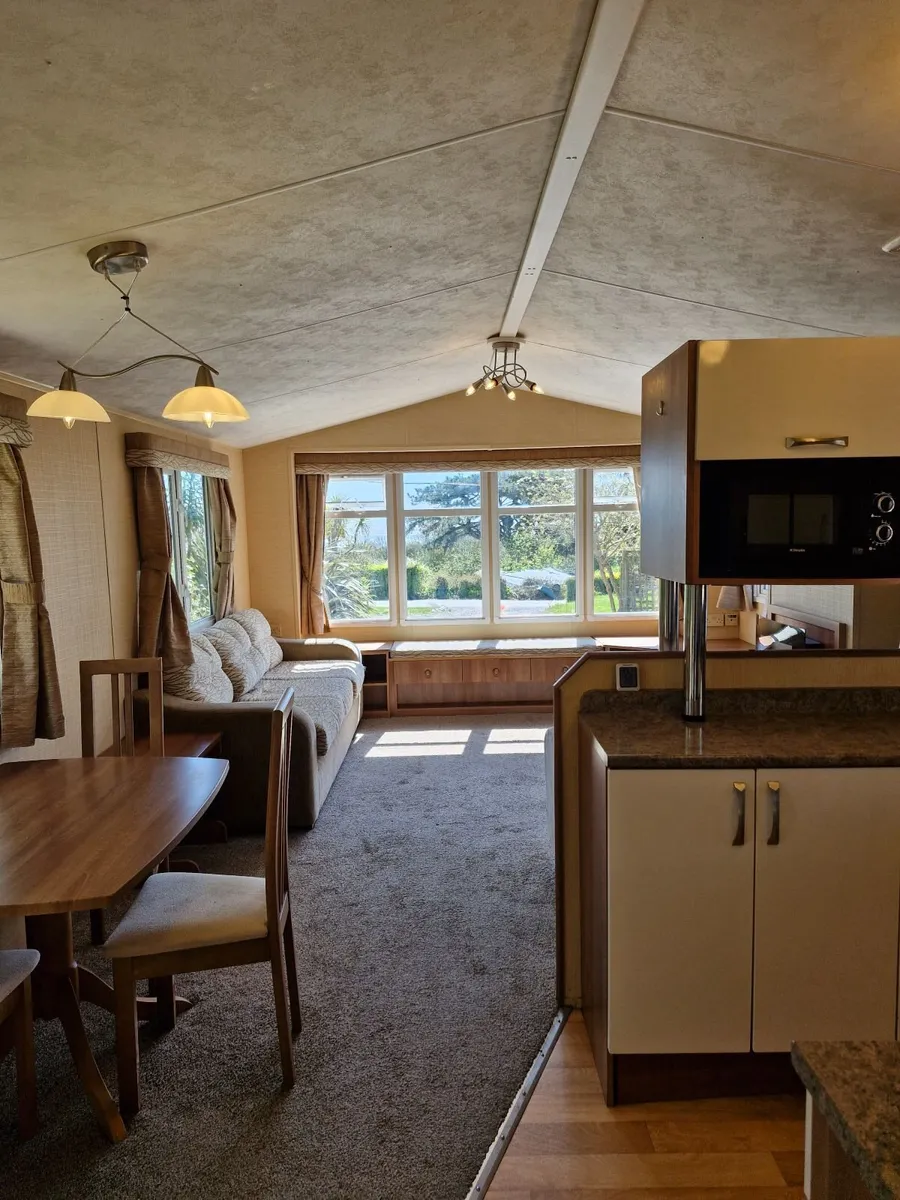 Mobile home - Image 1