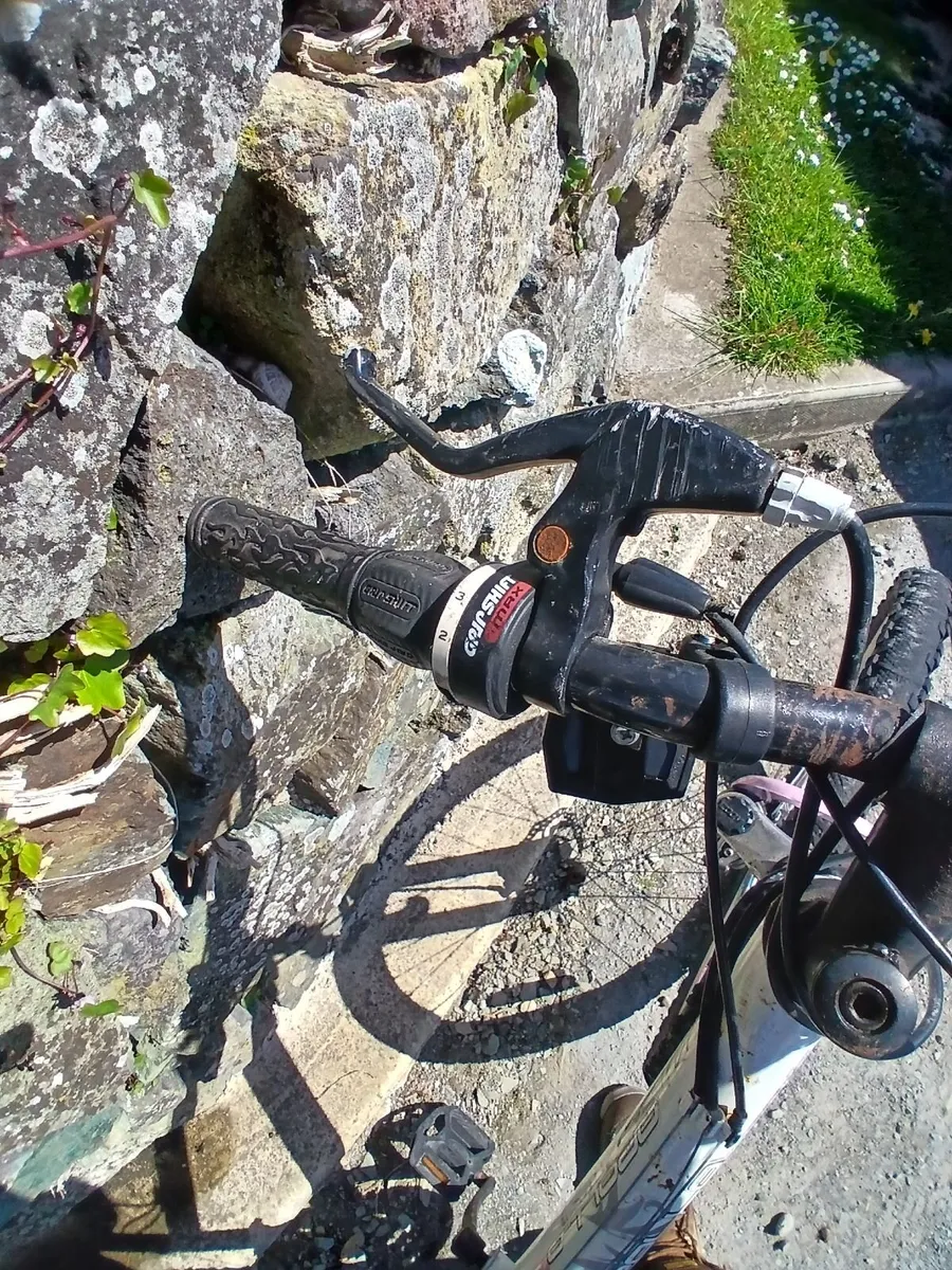 Teenage Girls bike - Image 4