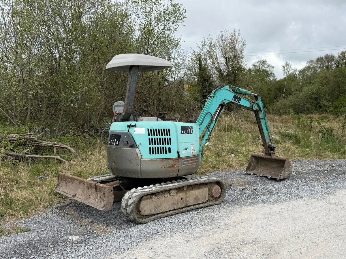 2.5 tone digger yanmar engine - Image 1