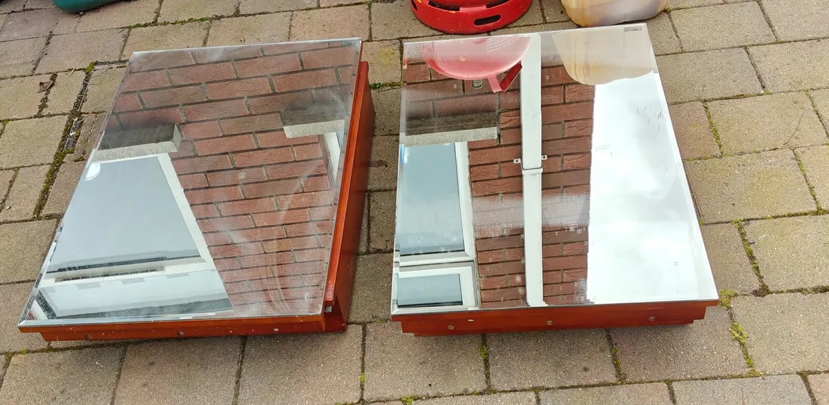 Bathroom cabinets - Image 1