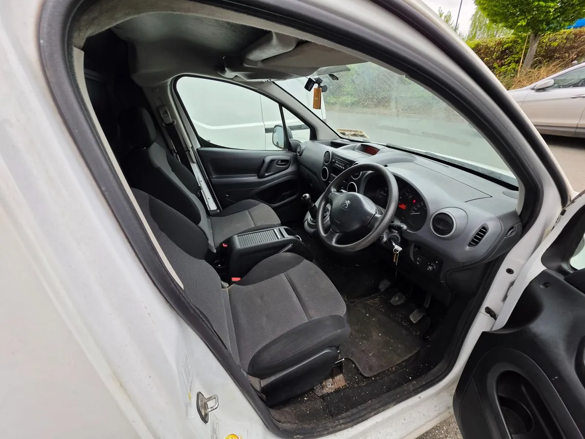 Peugeot partner 2017 1.6L - Image 3