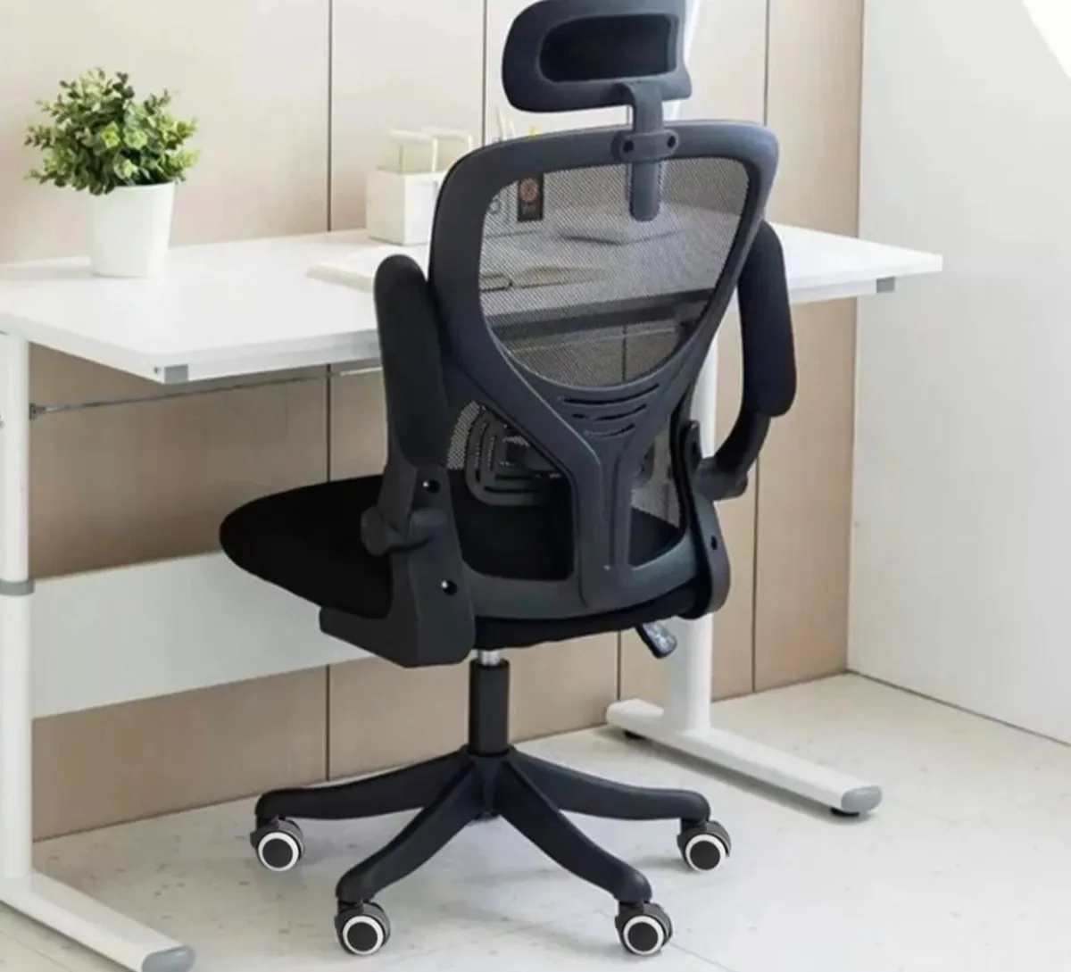 Adjustable Executive Office Chair wth Headrest NEW - Image 4