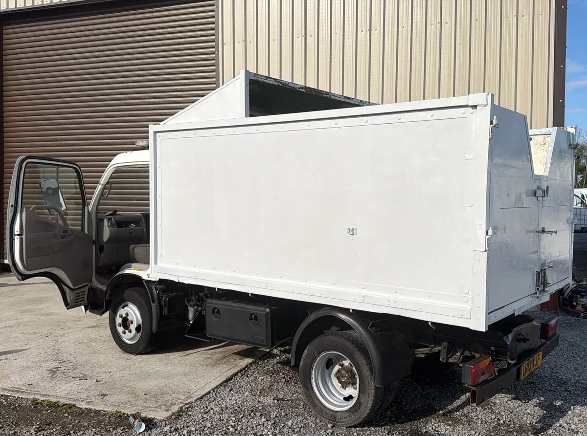 2013 tipper Toyota Dyna - Image 1