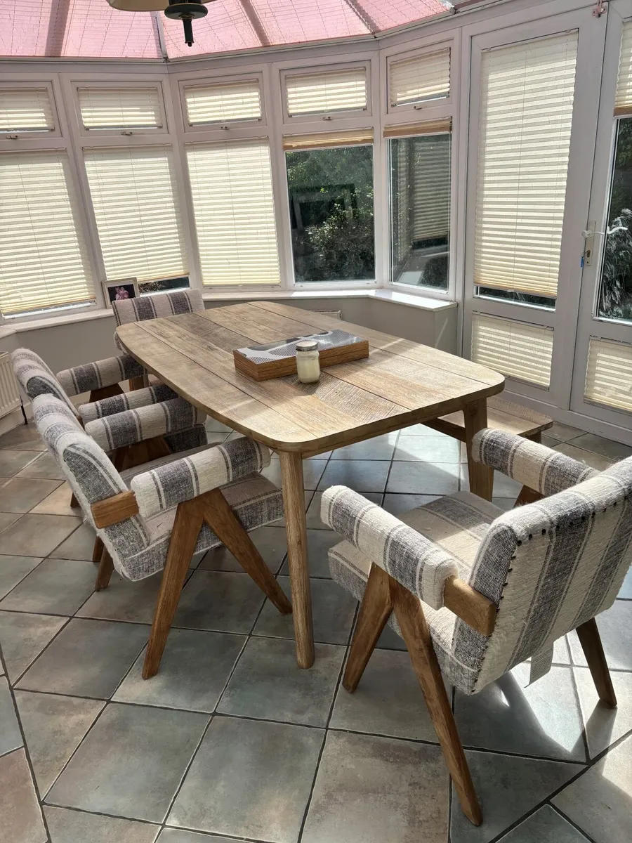 Michael Murphy Table and chairs - Image 3