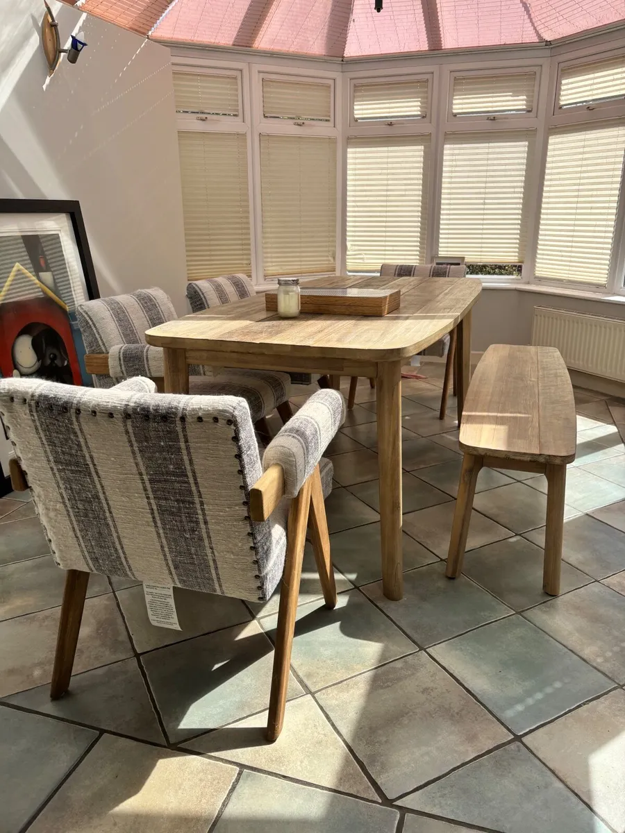 Michael Murphy Table and chairs - Image 1